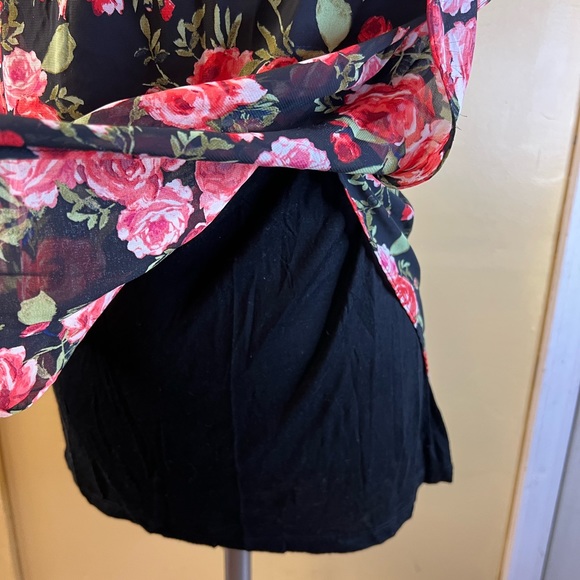 Top - Picture 2 of 2